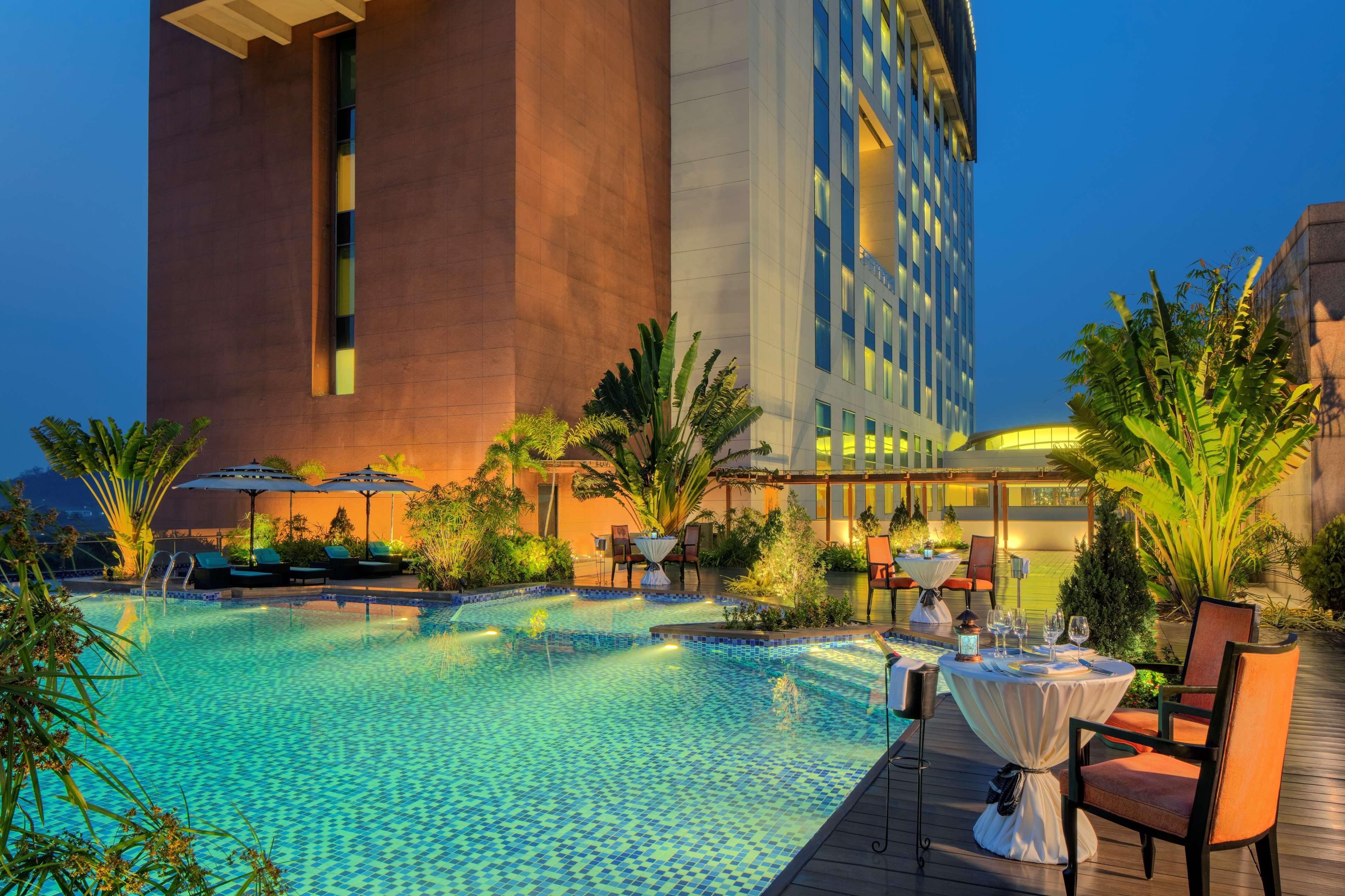 Radisson Blu Hotel Guwahati Exterior foto