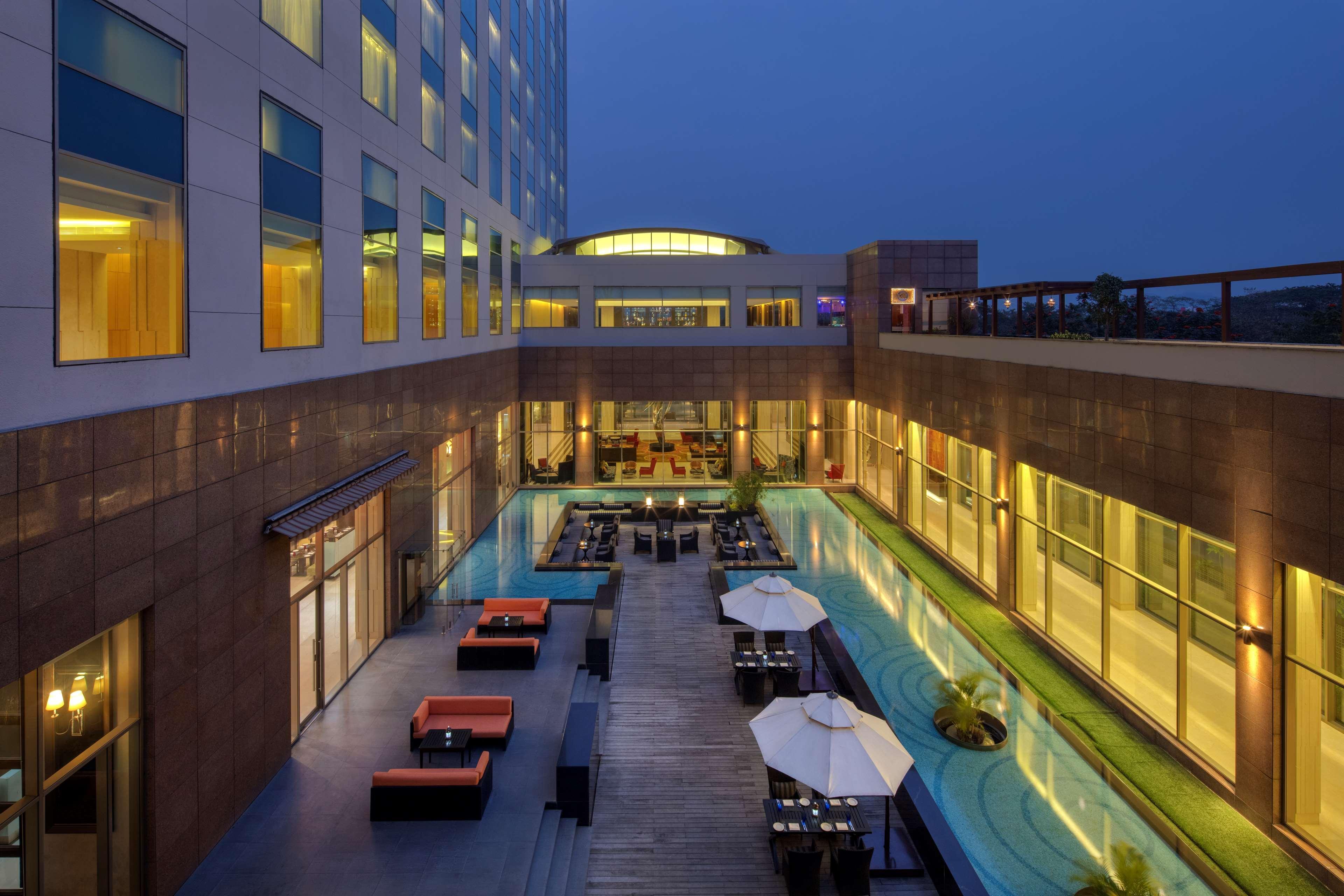 Radisson Blu Hotel Guwahati Exterior foto